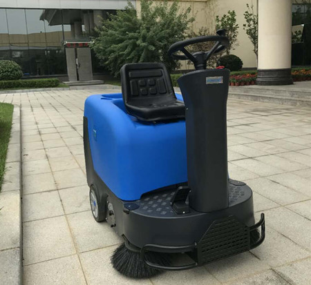 駕駛式掃地車的發(fā)展趨勢！
