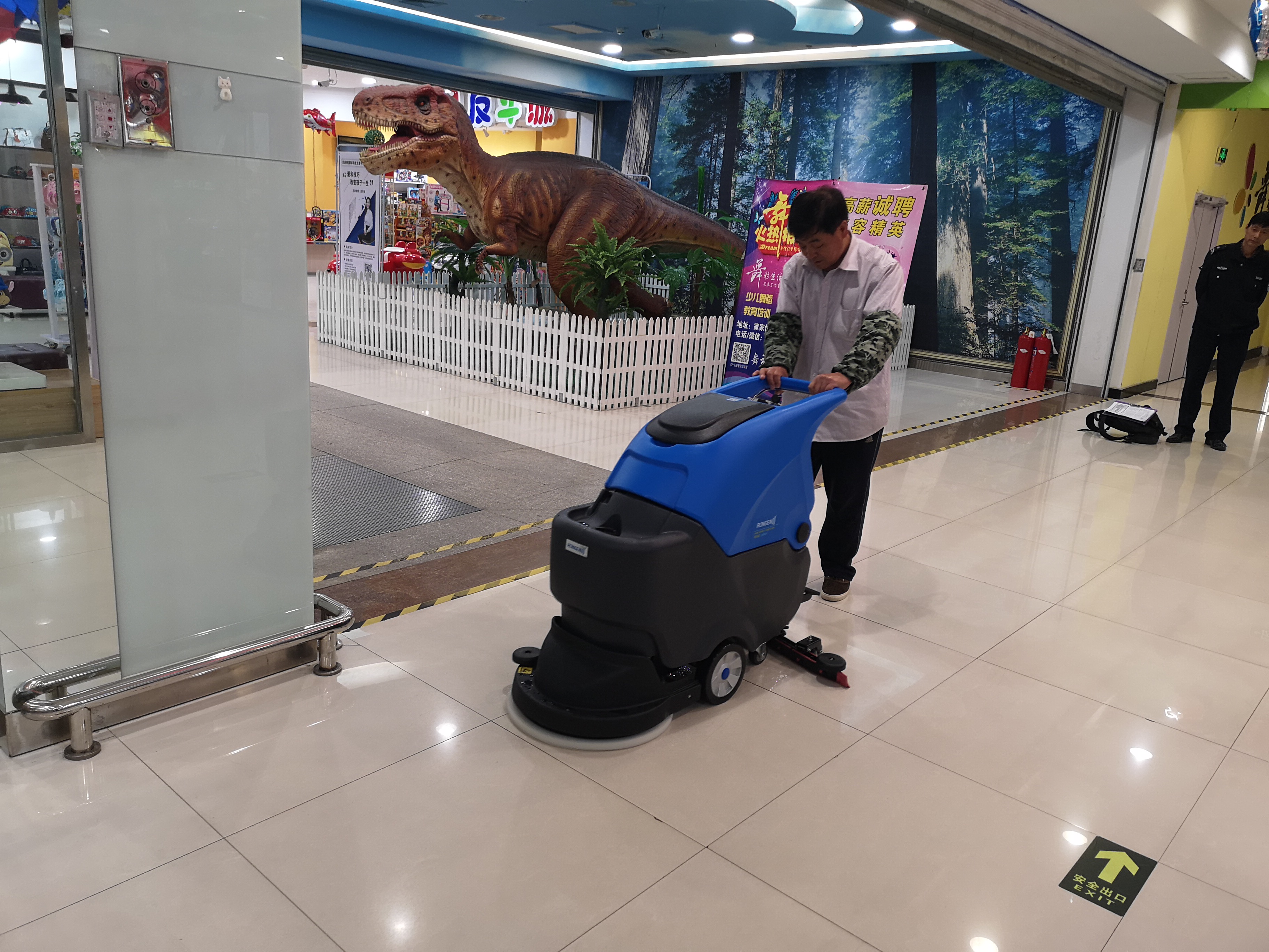 國(guó)產(chǎn)洗地機(jī)的前景及廣泛應(yīng)用！