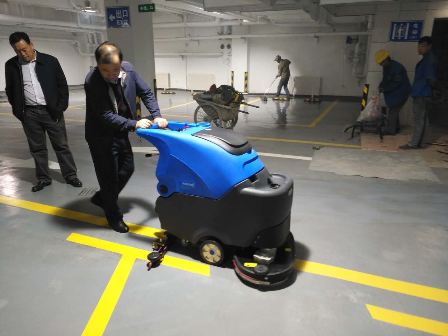 全自動洗地機操作維護注意事項！