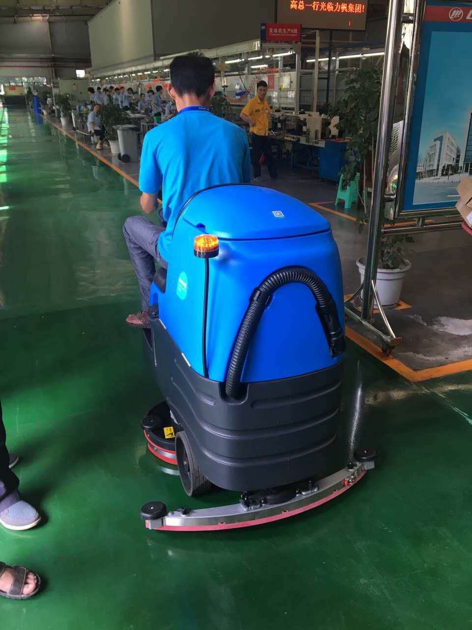 工廠(chǎng)清潔為什么需要洗地機(jī)等清潔設(shè)備