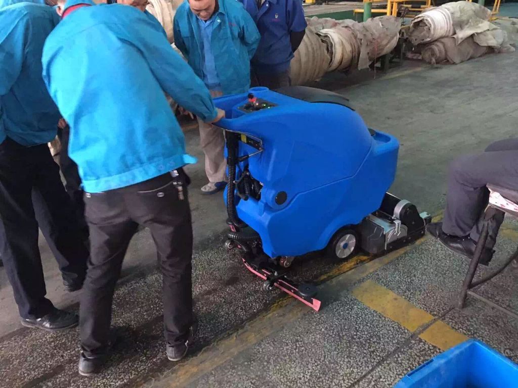 容恩洗地機(jī)廠家教您如何解決洗地機(jī)吸水不干凈的問題